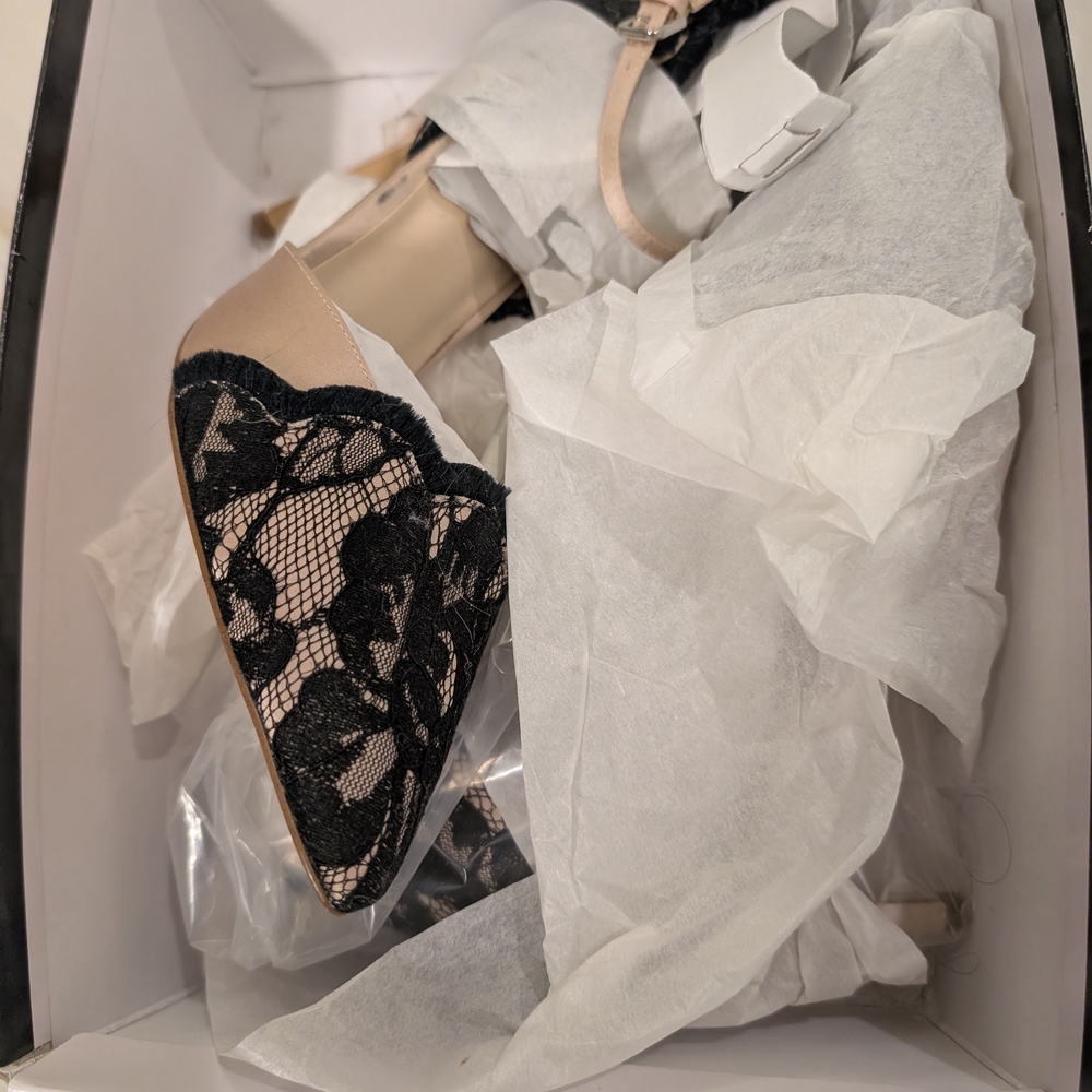 Nine West Beige and Black Lace Heels - Picture 3 of 5